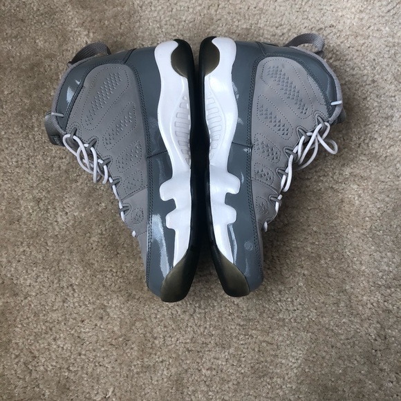 Retro 9 “Cool Grey” - Picture 5 of 8
